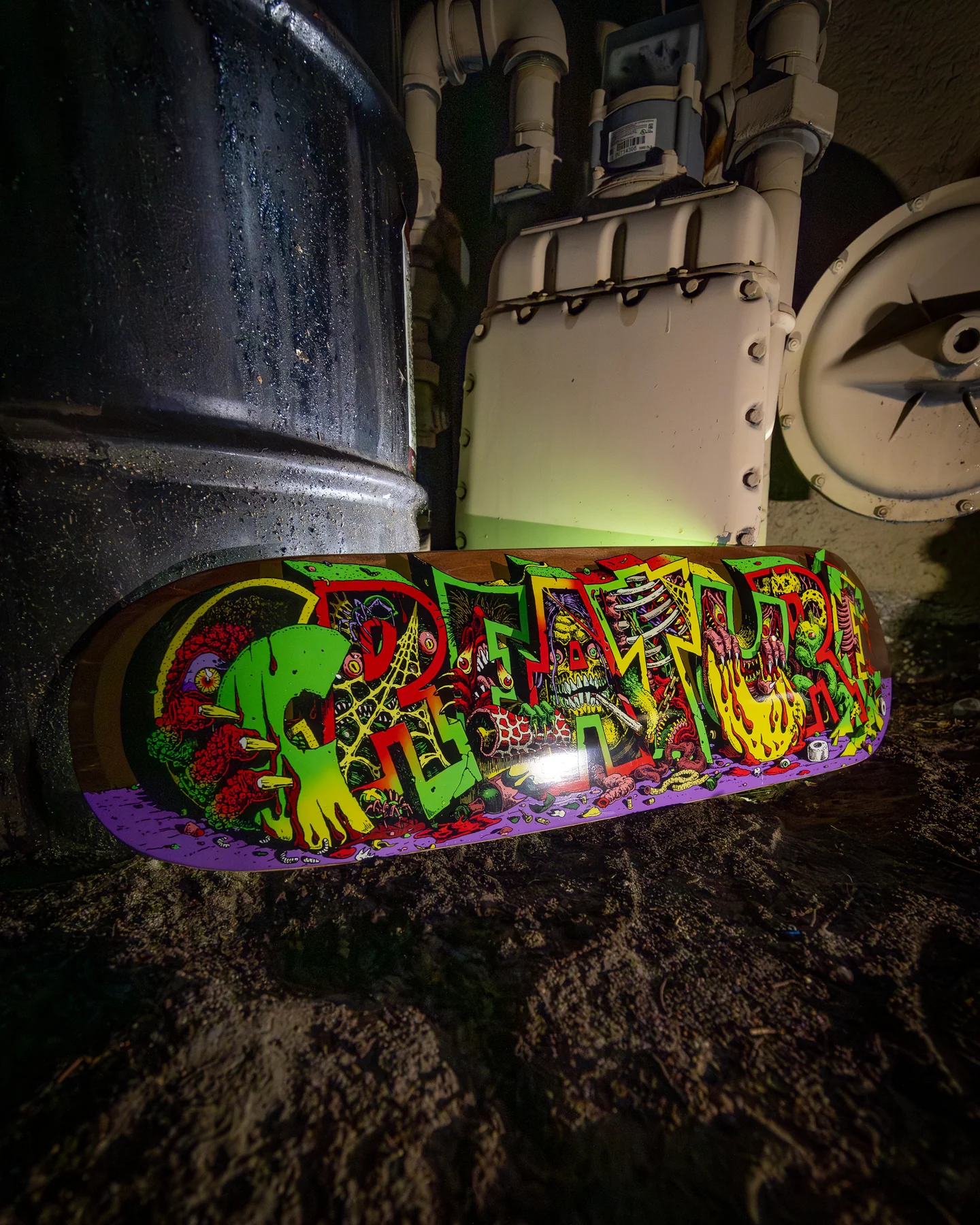 9.25in Hallucination Creature Egg Skateboard Deck - Image 3